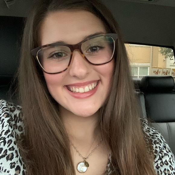 Meet your posher, Mary Elizabeth! - Picture 1 of 3